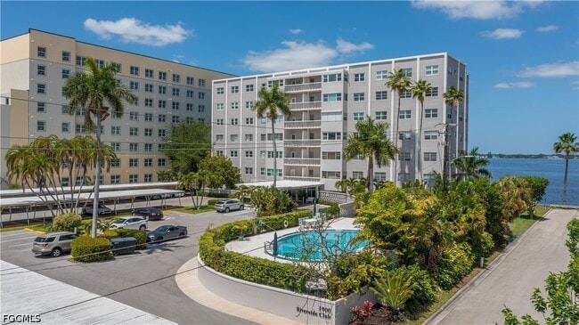Building Photo - 1900 Clifford St