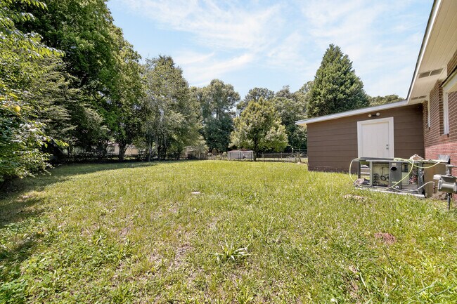 Building Photo - 2848 Blan St