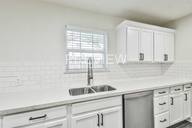 Building Photo - 3627 Glenwood Springs Dr