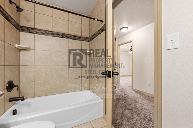 Building Photo - 21 Arrowsmith Dr