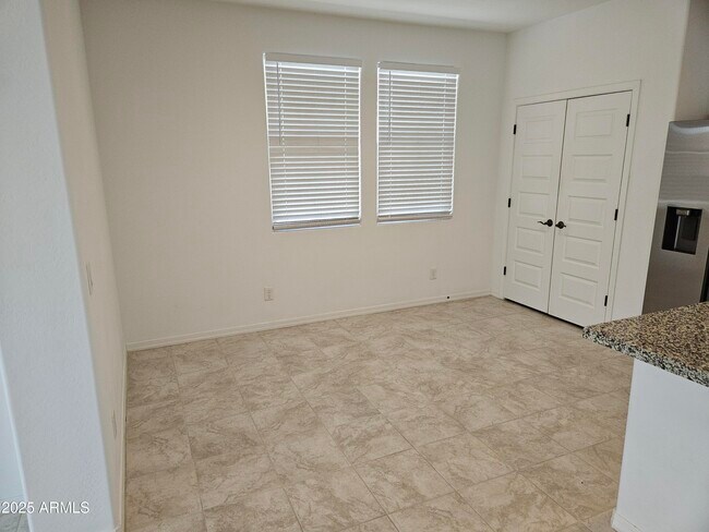 Building Photo - 14224 W Hackamore Dr