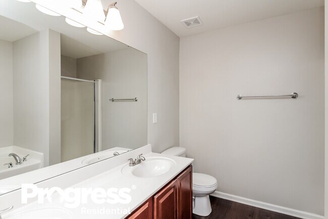 Building Photo - 320 Augustus Lane