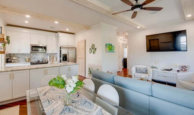 Building Photo - 120 Angela St