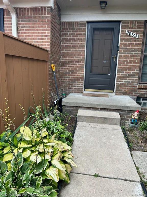 Primary Photo - 22313 Peach Tree