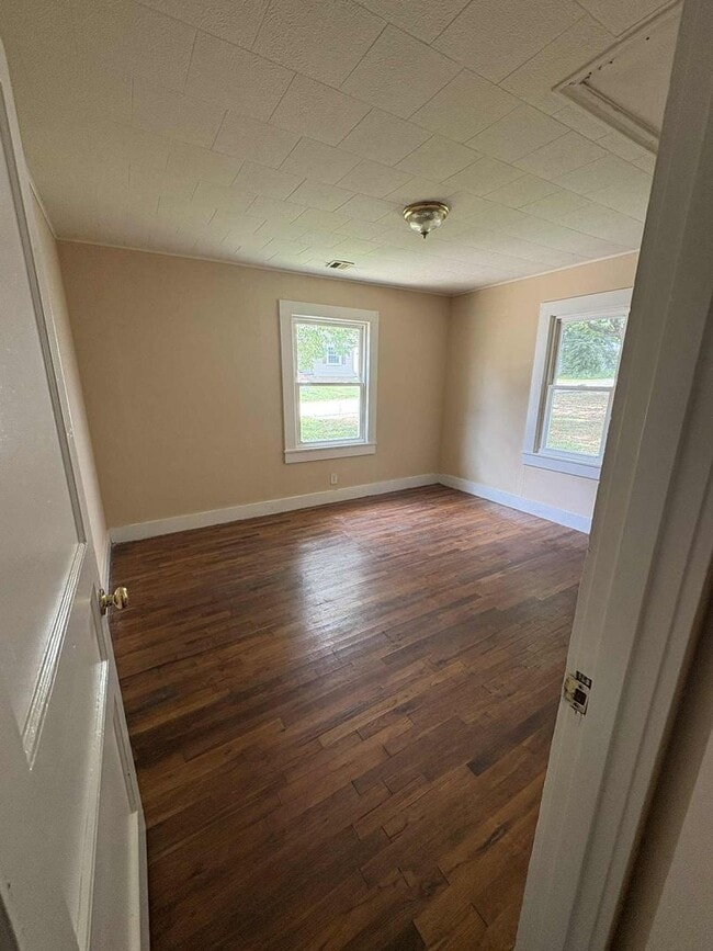 Building Photo - Spacious Home for Rent!