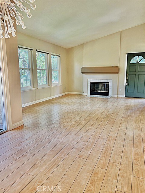 Building Photo - 15 Headland Pl