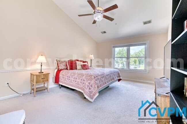Building Photo - 13017 Weiss Dr