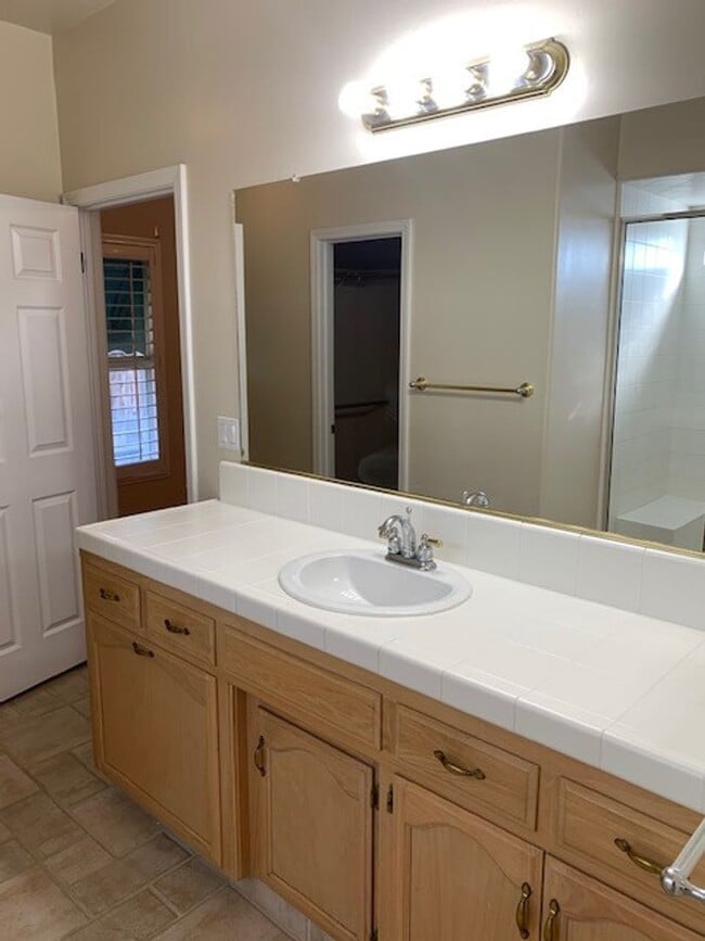 Building Photo - 9805 Paper Moon Way