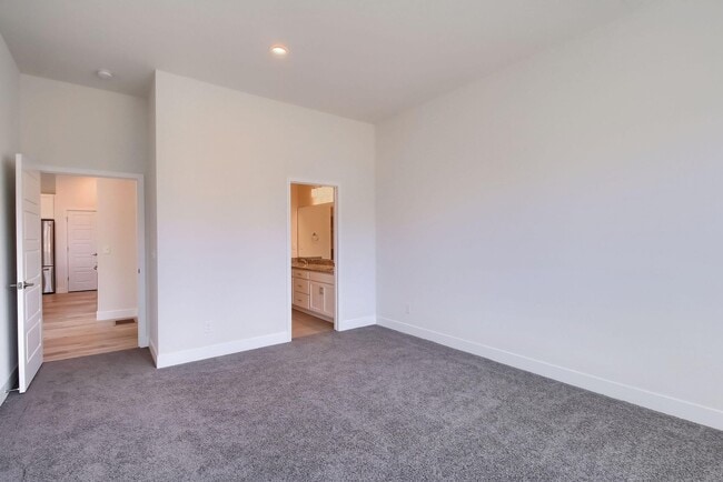 Building Photo - Luxury Paired Home in Golden!  3 bedrooms, 2.5 baths, 2-car garage!