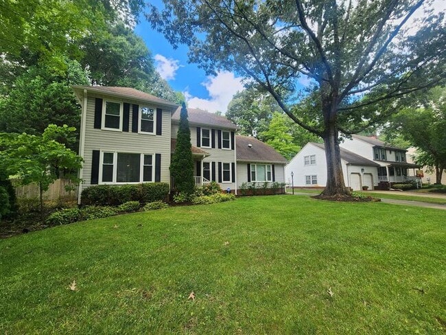 Building Photo - 720 Aguila Dr