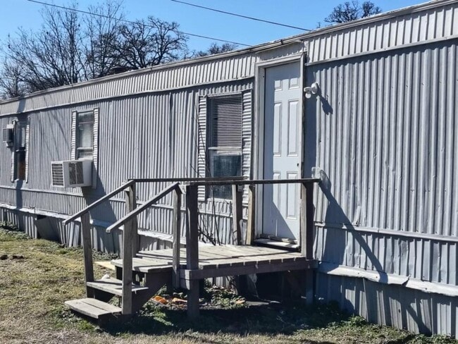 Building Photo - 814 S Kern Ave