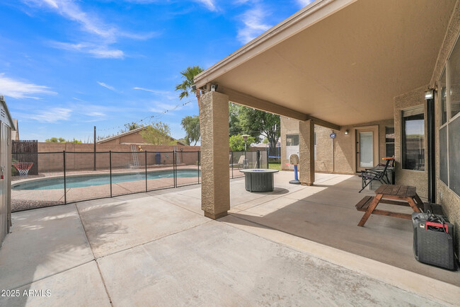 Building Photo - 2343 E Kempton Rd