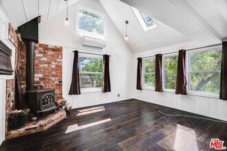 Building Photo - 638 N Topanga Canyon Blvd