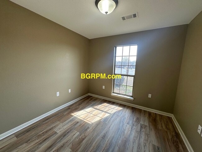 Building Photo - 3 BD, 2 BA, Home in Cabot