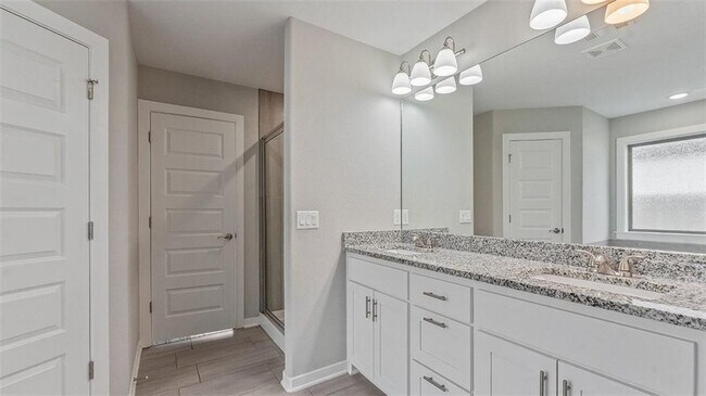 Building Photo - 6051 W Mecklin St