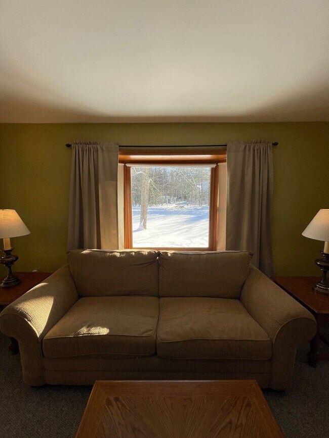 Building Photo - Price reduction!! A beautiful 3 bedroom 2....