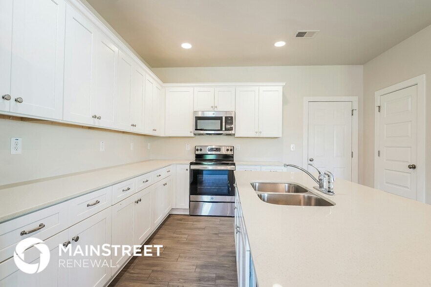 Building Photo - 295 Ridgeview Cir