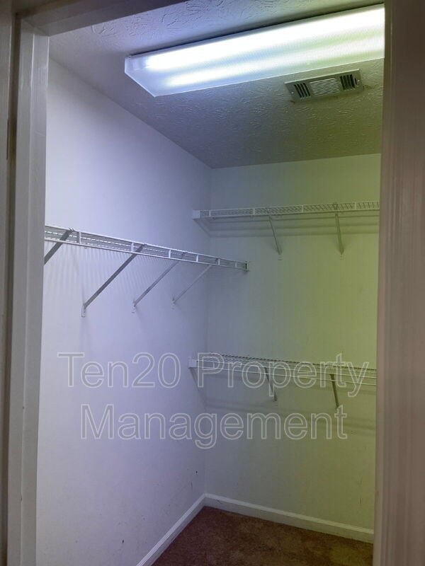 Building Photo - 59 Walnut Ct