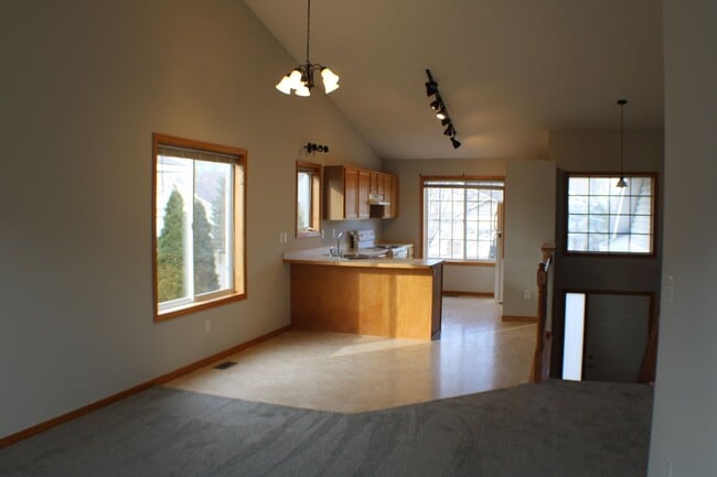 Building Photo - Adorable 2 Bed 2 Bath Duplex