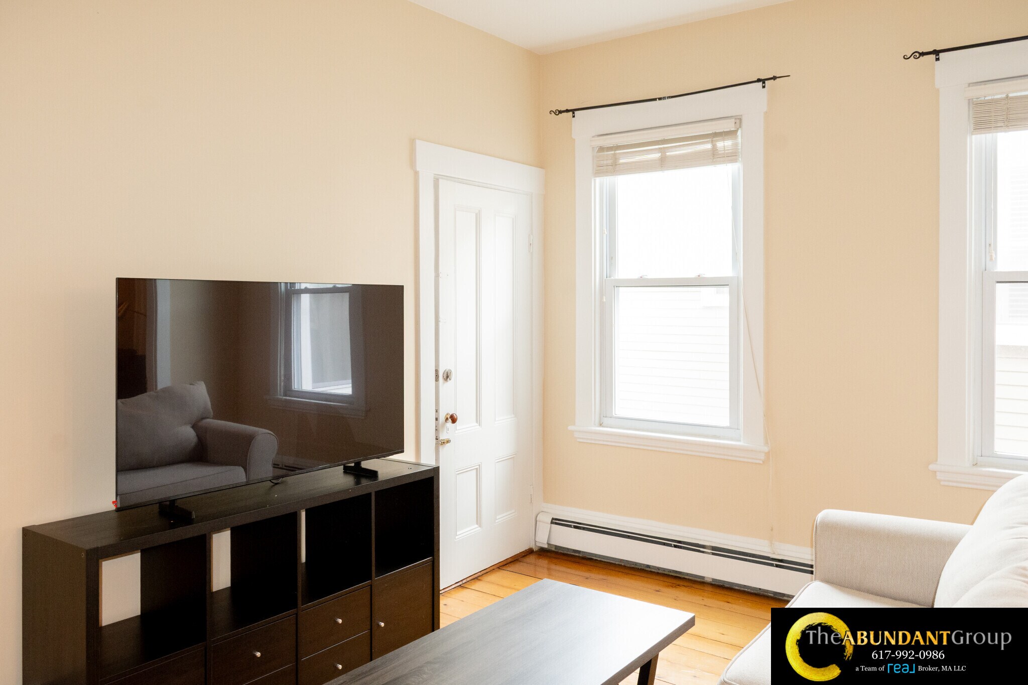 Building Photo - 133 Otis St