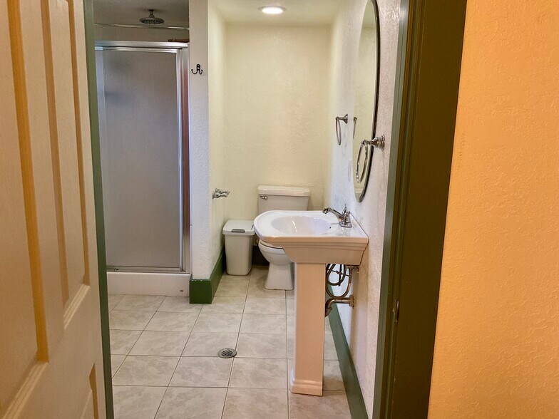 Building Photo - 1129 Cleveland Ave