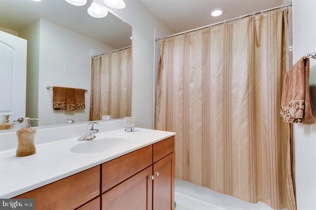 Building Photo - 2149 Red Vine Dr