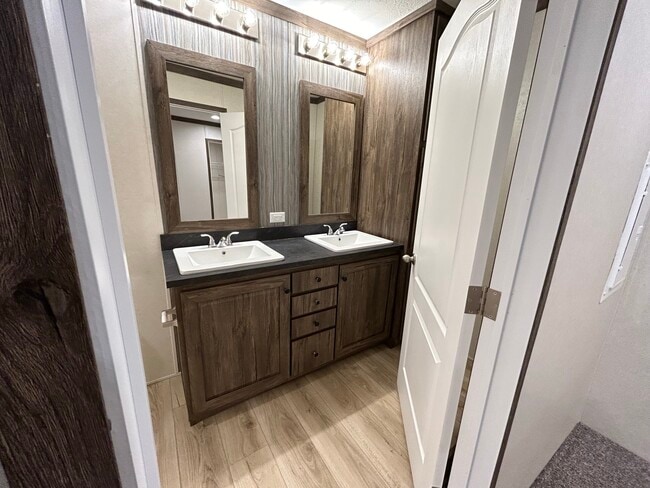 Building Photo - 74 W Arizona