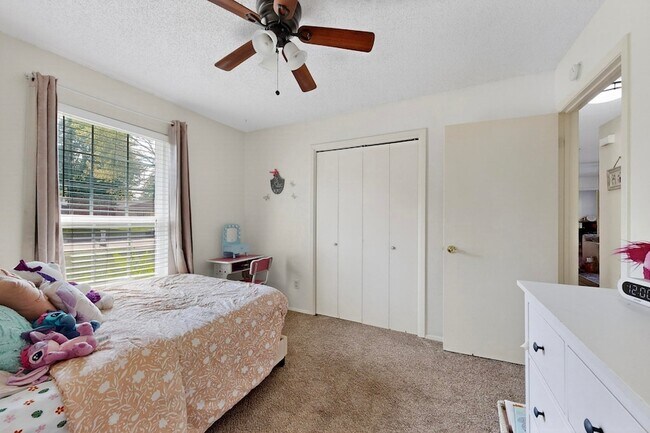 Building Photo - 633 Laguna Dr