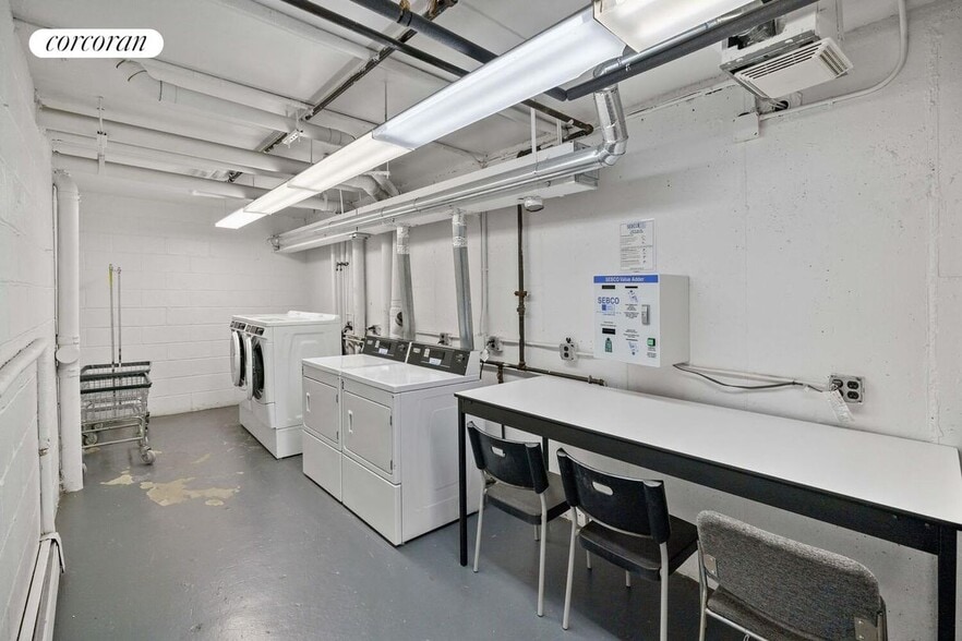 Building Photo - 442 Clermont Ave