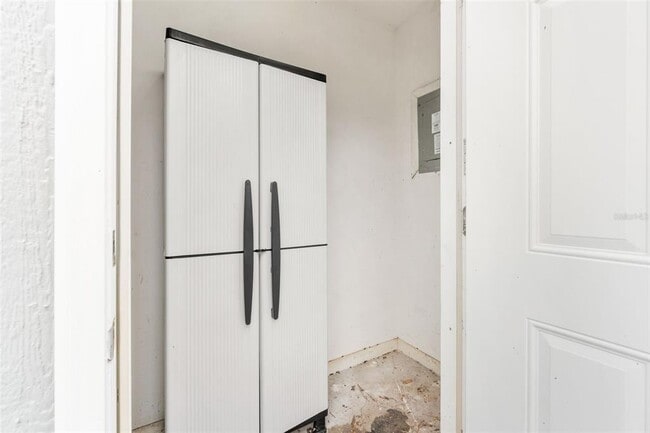 Building Photo - 2705 NW 47 Pl