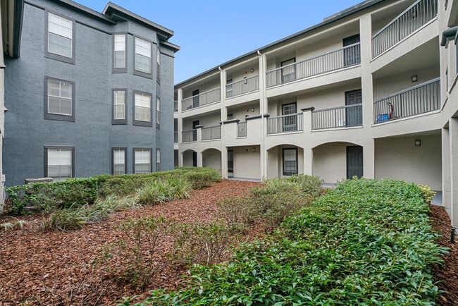 Building Photo - 8516 Island Breeze Ln