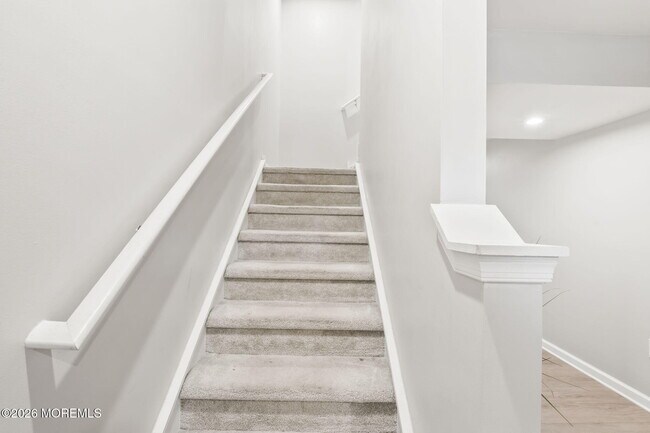 Building Photo - 205 Cyprus Ct