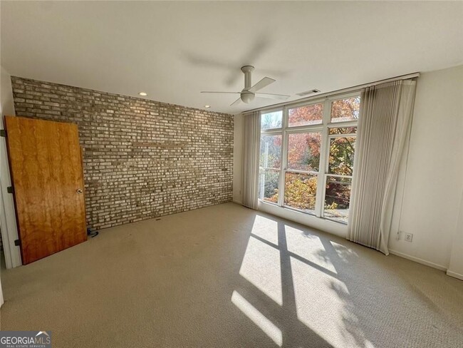 Building Photo - 1327 Peachtree View NE