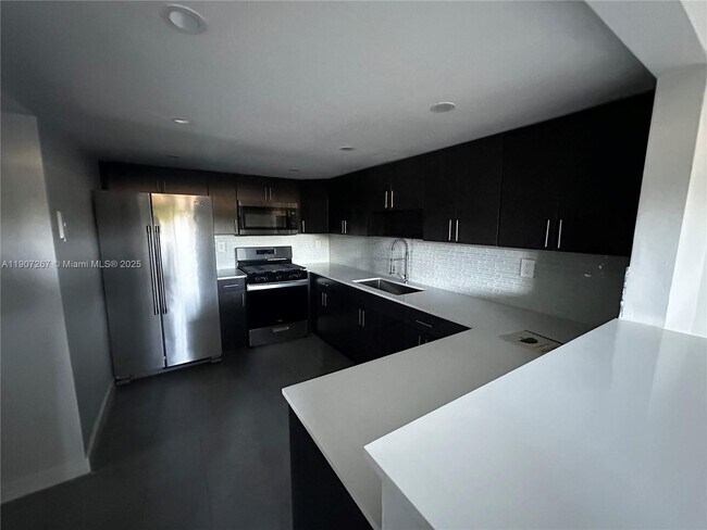 Building Photo - 6201 SW 116th Pl