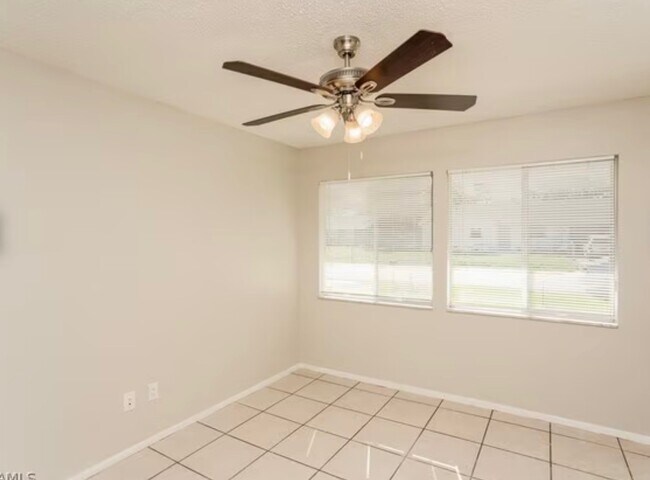 Building Photo - 1532 Pulaski St