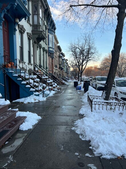 Building Photo - 520 Madison Ave