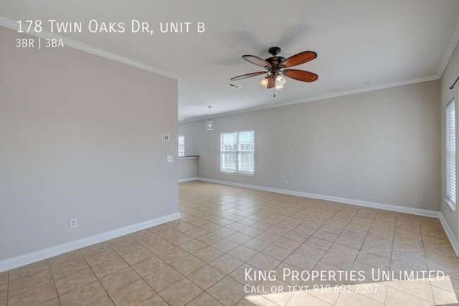 Building Photo - 178 Twin Oaks Dr