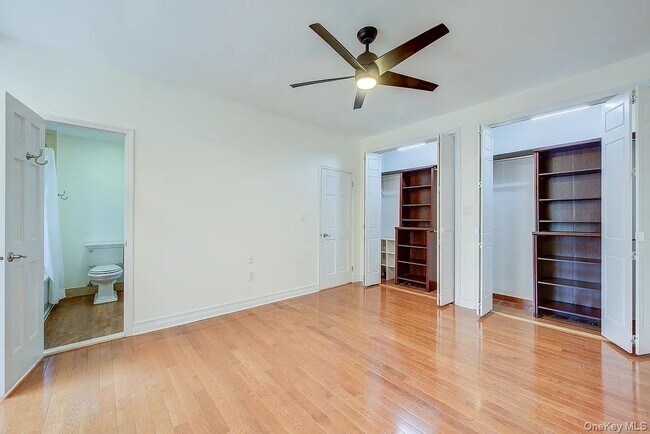 Building Photo - 6 Burns St