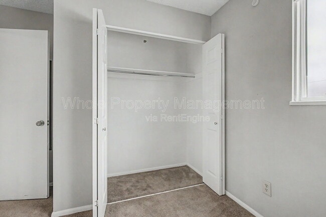 Building Photo - 8705 Santa Fe Dr