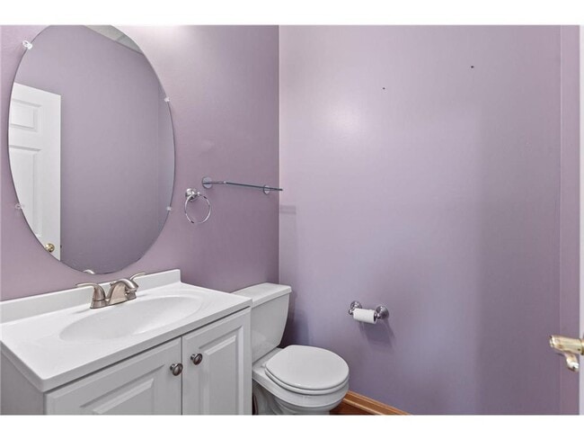 Building Photo - 2 BR/3 BA Townhome in Lakeville!