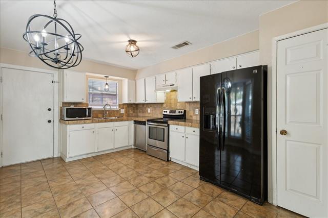 Building Photo - 6227 Springwood Dr