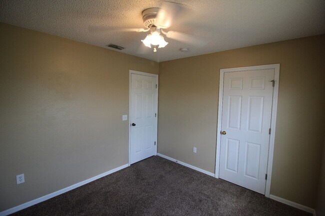 Building Photo - 3617 Stonefield Dr