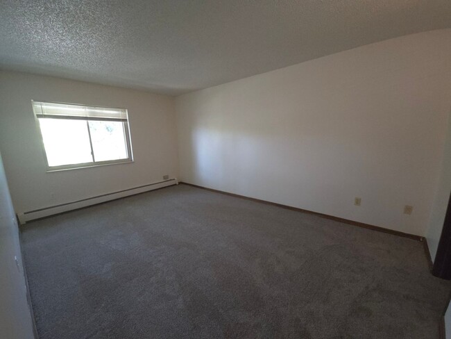 Building Photo - Price Reduction! Northeast Boulder 2 bedro...