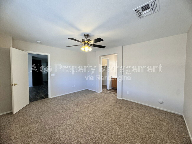Building Photo - 9138 W Ross Ave