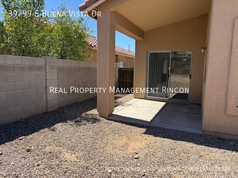 Building Photo - 39799 Buena Vista Dr