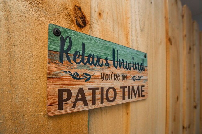 Building Photo - 2081 N Betty Ln