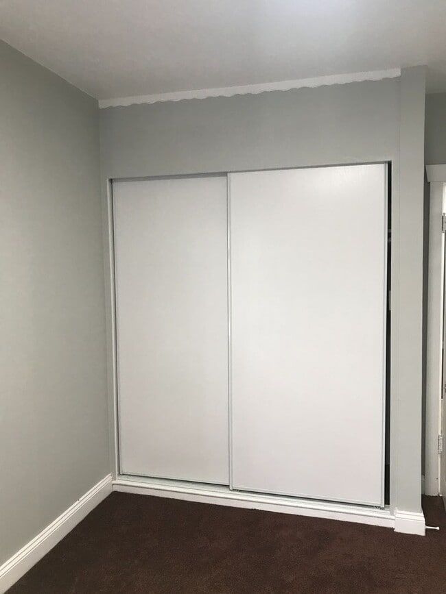 Building Photo - 2 bedroom House in Oakland - Coming soon!