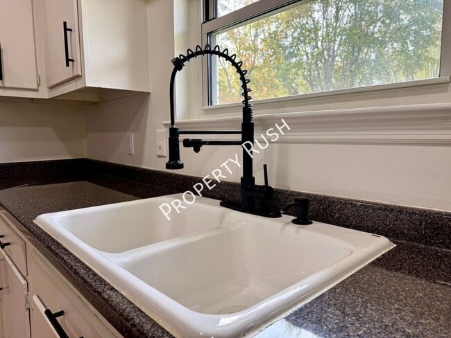 Building Photo - 7339 Brookside Dr