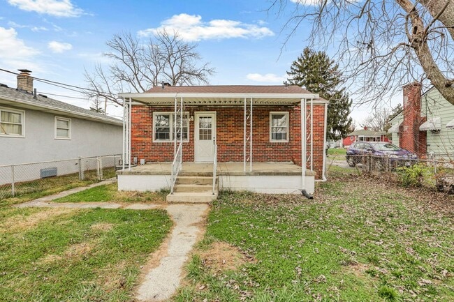 Building Photo - Charming 2-Bedroom Single Family Home Near S High St