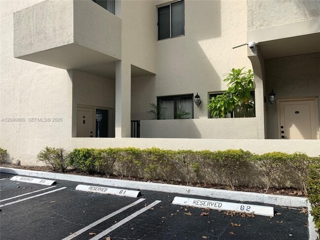 Building Photo - 2715 Tigertail Ave